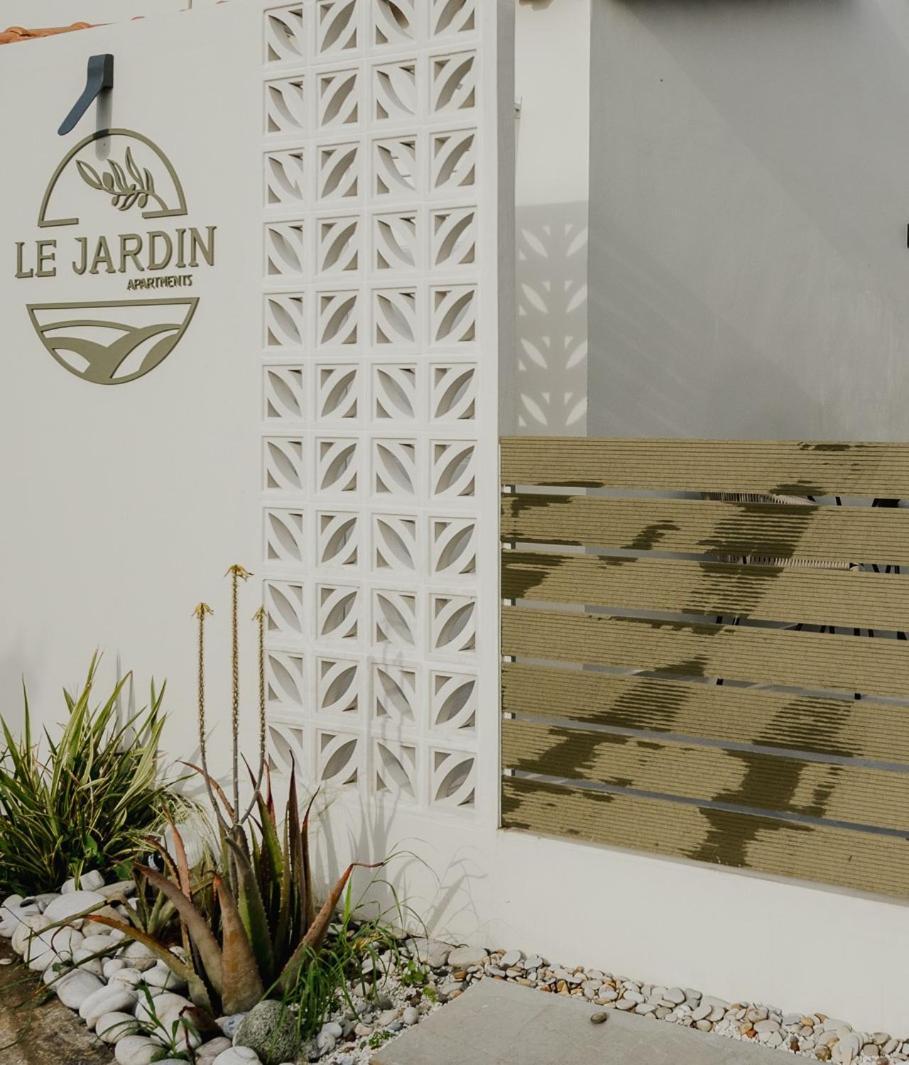 Le Jardin Apartments Kampos Marathokampou Exteriör bild